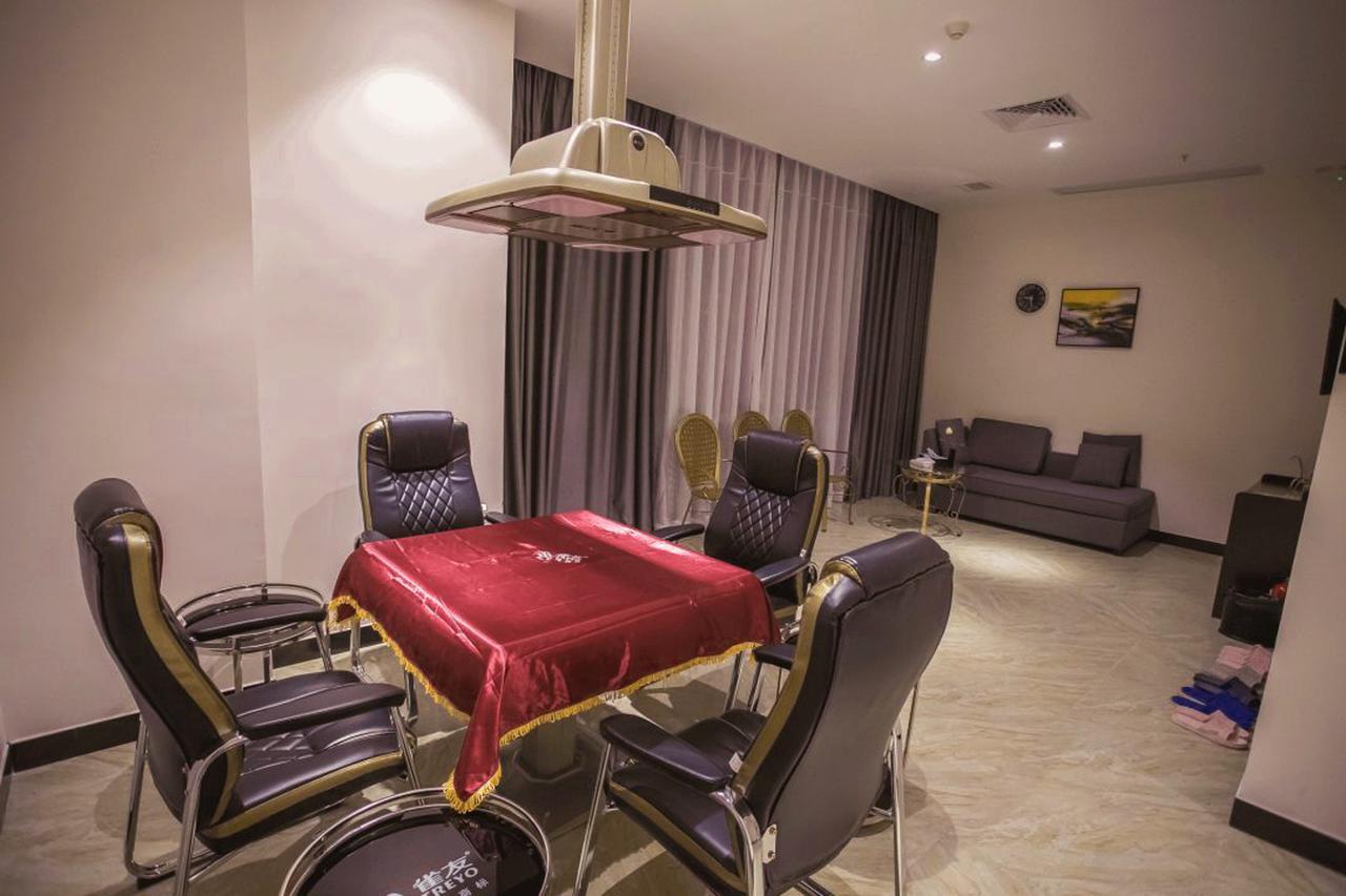 Brandi Hotel Foshan Buitenkant foto
